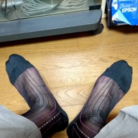 日本丝友Ichikawa Yoshiyuki 的帅气黑色锦纶丝袜